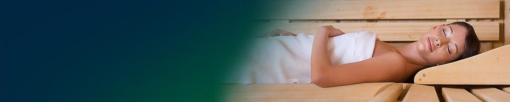 Frau Liege Sauna ausruhen